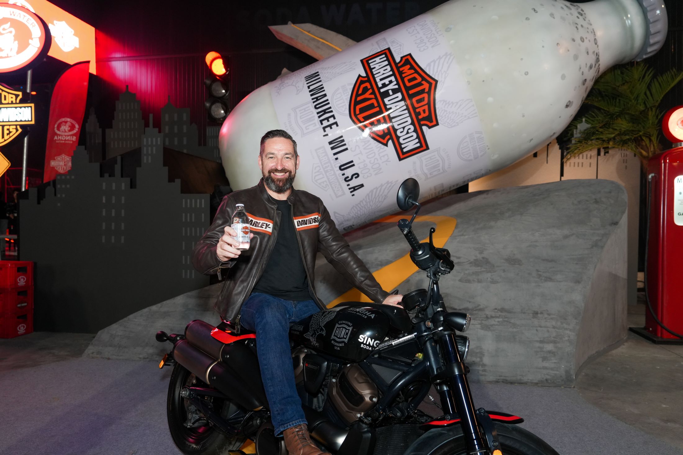https://v3i.rweb-images.com/www.autoindy.net/images/editor/5._Mark_OFlaherty,_Managing_Director_of_Asia_Emerging_Markets_India_Harley-Davidson_1.jpg