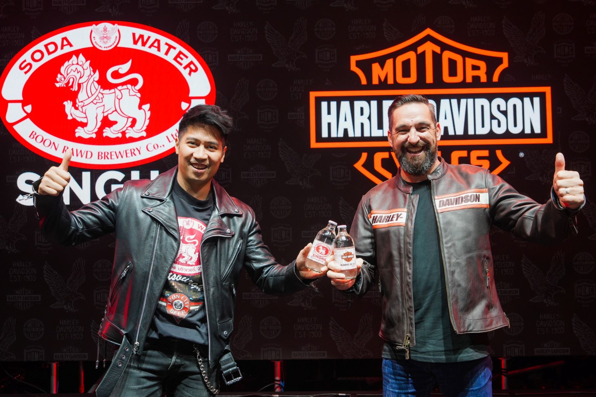 https://v3i.rweb-images.com/www.autoindy.net/images/editor/7._Bhurit_BhiromBhakdi_CEO_BoonRawd_Trading_Mark_OFlaherty,_Managing_Director_of_Asia_Emerging_Markets_India_Harley-Davidson_.jpg